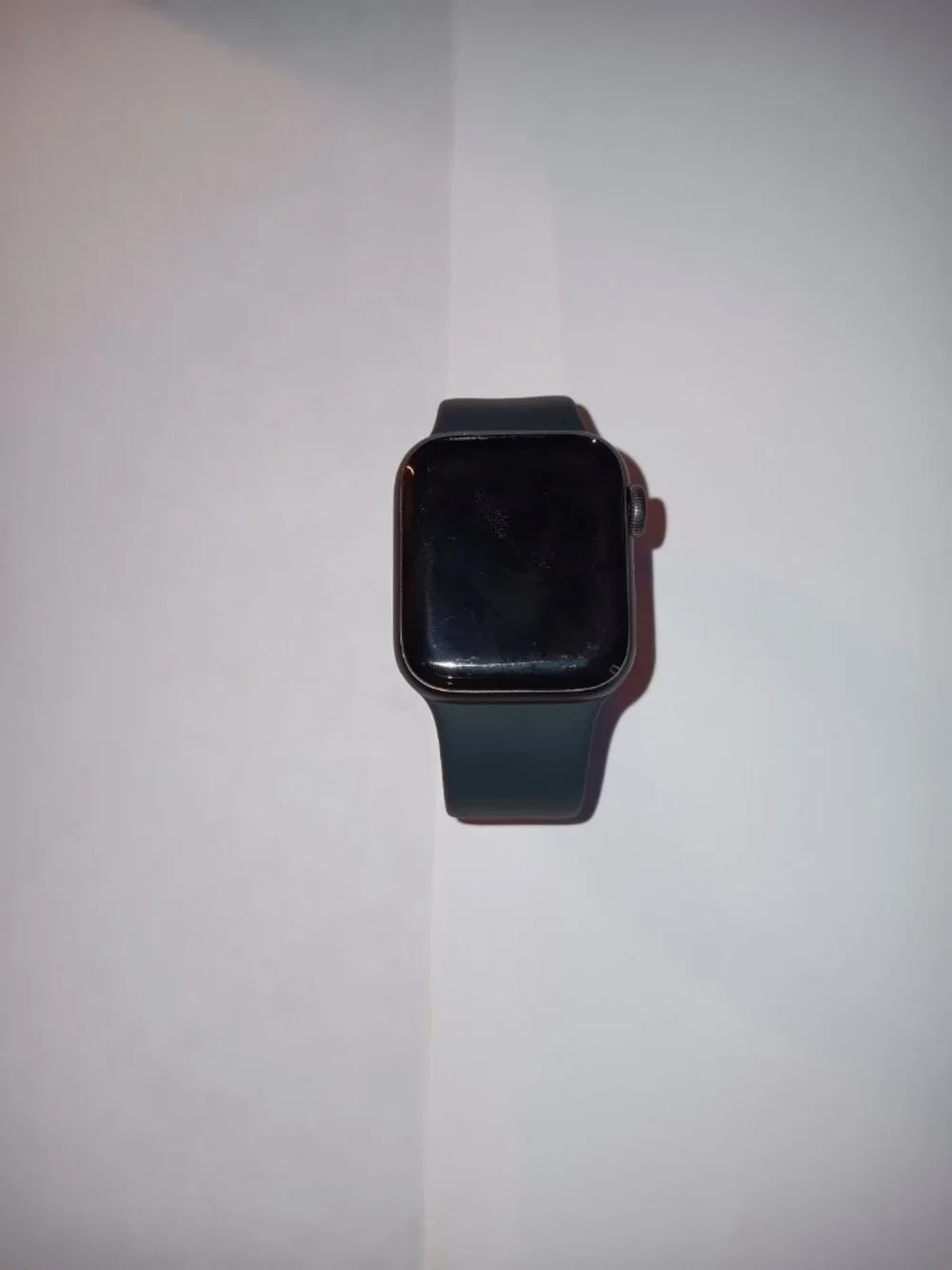 Apple Watch SE (Gen 1) 40mm Fully Unlocked GPS + Cellular Smart Watch